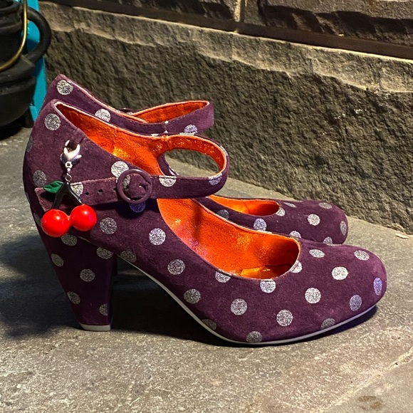 Adorable VTG Poetic License Mary Janes,purple suede w/silver dots,Cherry charm 8 - Picture 11 of 11